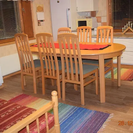 Lomakoti Tuulensuoja * Karvasjarvi