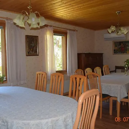 Lomakoti Tuulensuoja *