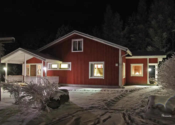 Lomakoti Tuulensuoja 度假居 Karvasjarvi